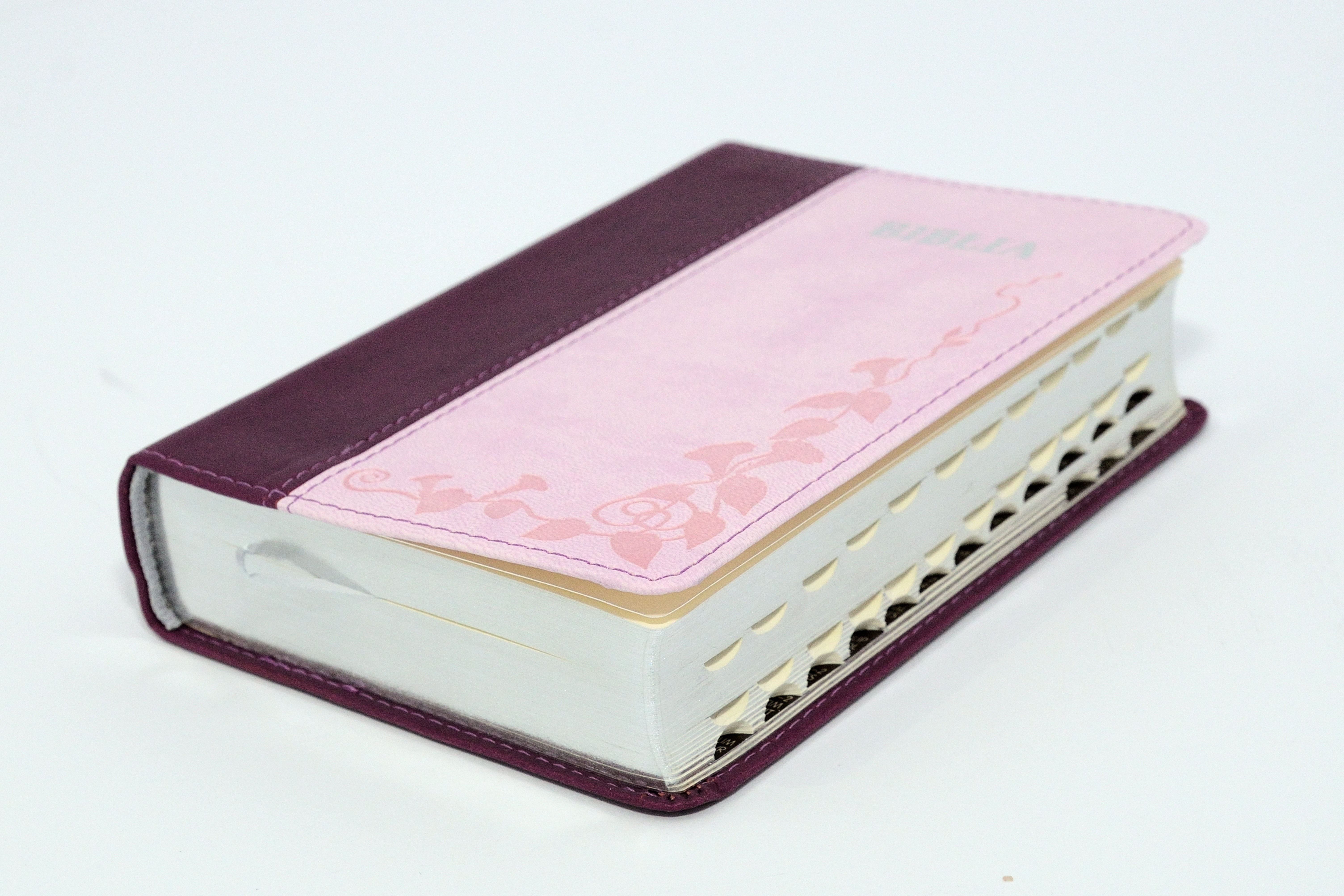 Biblia format mic, cu index, margini argintii cuv. Dl Isus in rosu, roz